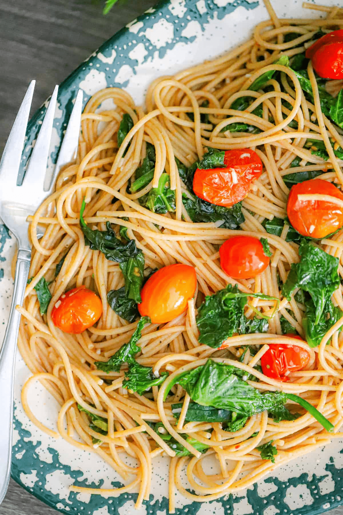 Easy Kale Tomato Pasta Recipe